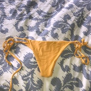 Frankie’s bikinis bottoms